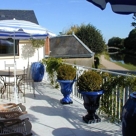Residence Hoteliere La Marine Combleux Экстерьер фото